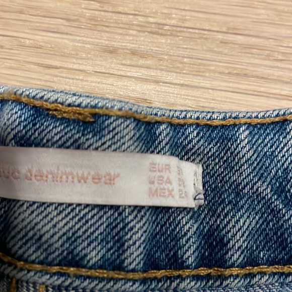 Zara high waisted jean short sz: 24 - Picture 4 of 4